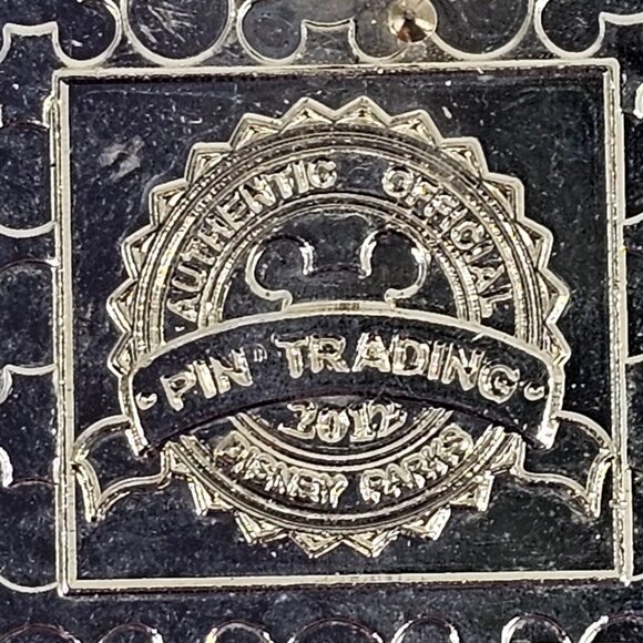 DISNEY Pin Trading ~Character Deluxe Starter Set ~ Donald Duck ~ 2013 - Picture 9 of 11